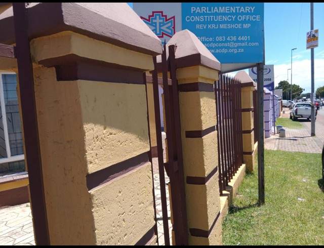 6 BEDROOM TOWNHOUSE FOR SALE IN MARIMBA GARDENS